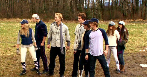 THE-CULLENS-AT-THE-BASEBALL-FIELD-the-cullens-5020250-500-263